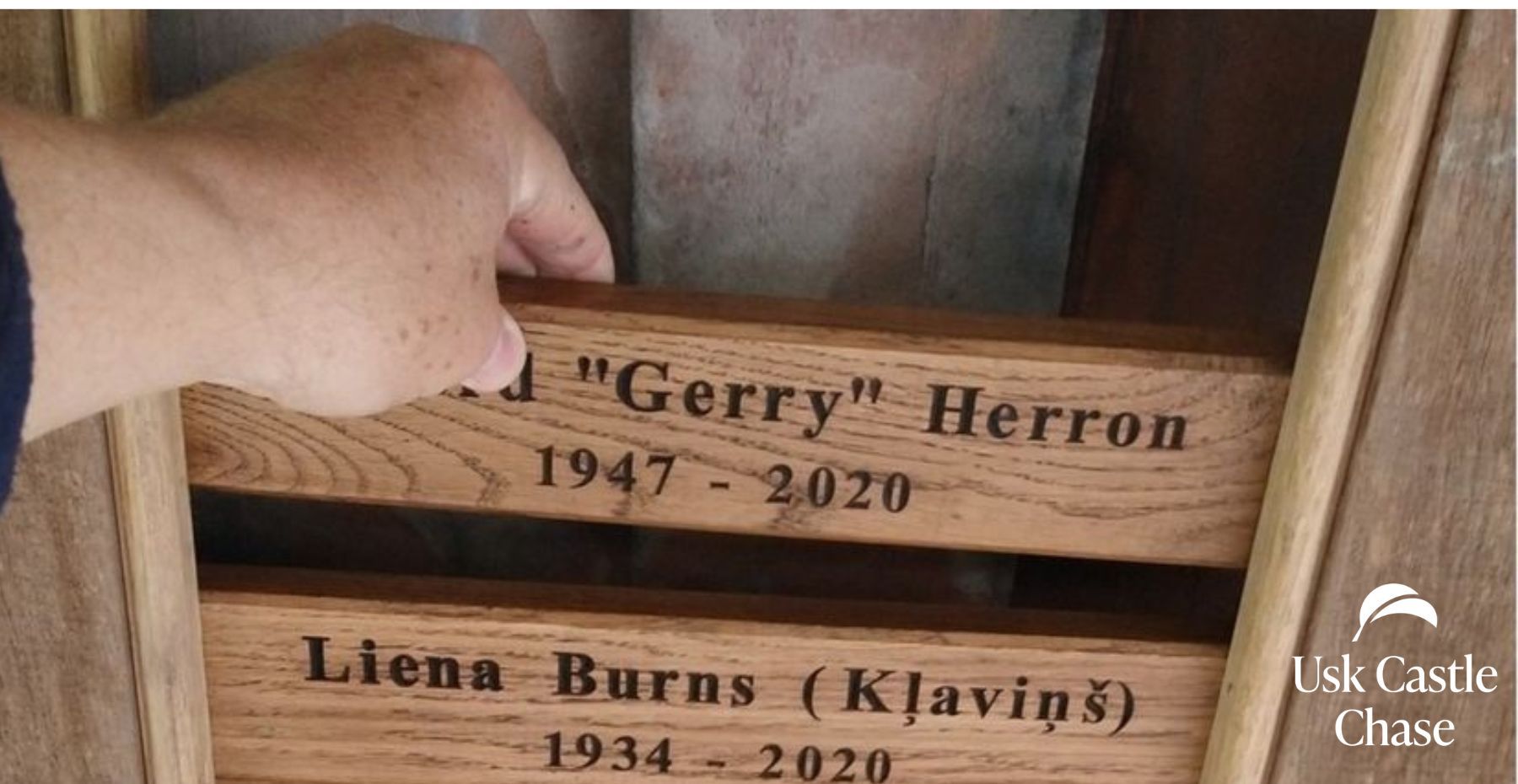Placing a memorial plaque
